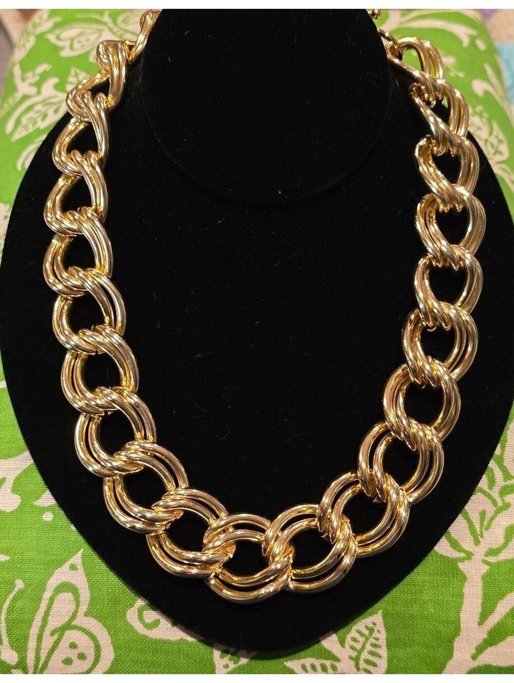 90s Avon bold links necklace goldtone. Vtg